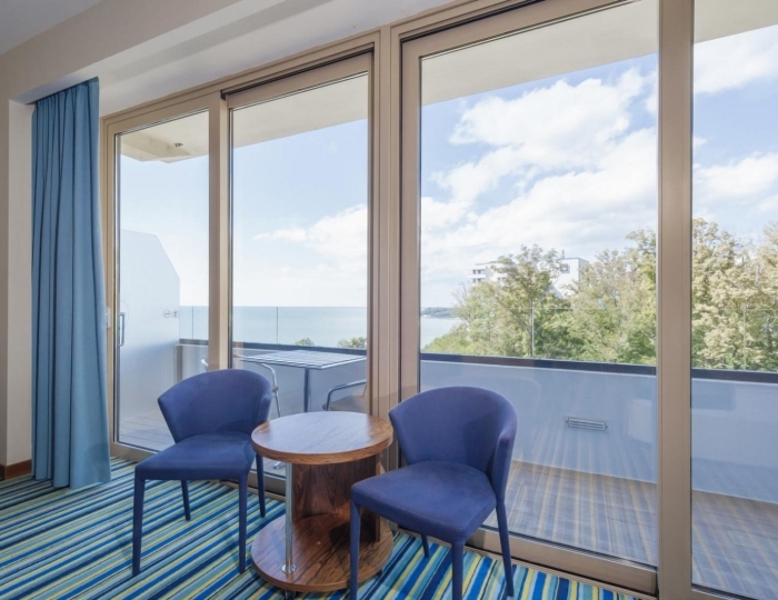 Полулюкс - Отель Hotel Collection / Лавикон